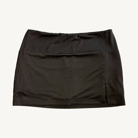 White Fox Boutique Black Stretchy Mini Skort with Slit Size Small - Picture 1 of 8